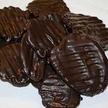 Potato chips covered in dark chocolate snack pack with free shipping